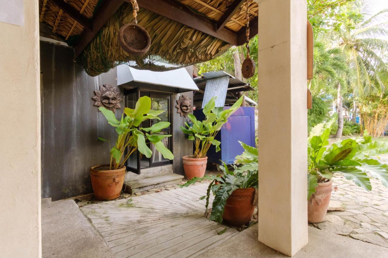 Reddoorz Plus Near Vigan Convention Center Kültér fotó